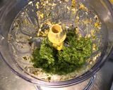 Une image de l'étape 3 de Pesto de céleri branche à l ail,pistaches et parmesan.