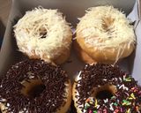 Foto langkah ke 5 dari resep Donat Maizena. Empuk, ekonomis. Anti gagal.