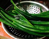 Hình bước làm 5 của món Thịt heo chiên lá nếp
