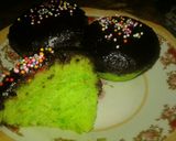 Foto langkah ke 5 dari resep Bolu kukus pandan coklat.