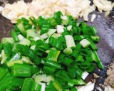 Hình bước làm 1 của món Thịt quay kho cải chua