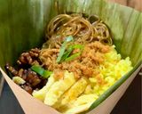 Foto langkah ke 9 dari resep Nasi Kuning Pincuk.