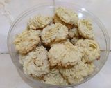 Foto langkah ke 8 dari resep Kue kering Sagu SuJu.