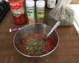 Une image de l'étape 1 de Sauce tomate pour pizza facile.