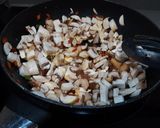 Foto del paso 2 de la receta: Espaguetis de calabacín con setas y romesco