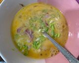 Foto langkah ke 4 dari resep Telur Dadar Tepung Buncis.