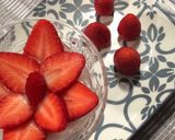 Foto del paso 4 de la receta Copas de fresas y yogur con colágeno