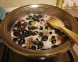 Foto del paso 3 de la receta: Mermelada de ciruelas con nueces