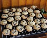 Foto langkah ke 9 dari resep Vanila Chochochip Cookies Favorit.