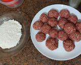 Foto del paso 2 de la receta: Albóndigas de carne picada en salsa de tomate