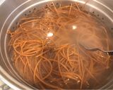 Foto del paso 1 de la receta: Salsa para pasta con champiñones y camarones en leche de coco