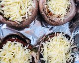 Foto del paso 2 de la receta: Hamburguesas de hongo portobello con queso gouda y pesto