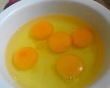 A picture of step 1 of Tomato Scrambled Eggs #Ramadhancontest.