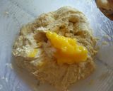 Foto langkah ke 5 dari resep Donat Ubi Eggless.