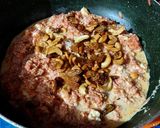 A picture of step 4 of Nolen Gurer Gajar er Halwa.