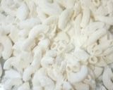A picture of step 3 of Chinese cheese crispy macaroni.