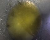 A picture of step 1 of Lili Haldal nu Sak Kacchi Haldi ki Sabji.