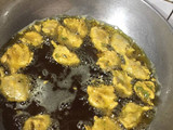 अजवाइन पत्ती पकोडा (Ajwain leaf pakora recipe in hindi)