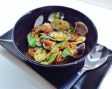 Foto del passaggio 9 della ricetta Vongole in guazzetto con cicoria