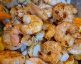 Foto del paso 3 de la receta Ensalada tibia de vieiras y gambas salteadas con mango y aguacate