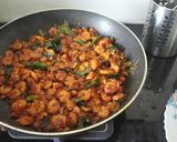 A picture of step 4 of Prawns Shallot fry.