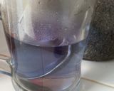 Foto langkah ke 3 dari resep Minuman biru laut nan mujarab.