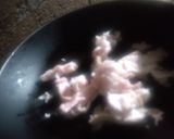 Foto del paso 2 de la receta: Ensalada de espinacas con tocino
