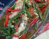 Foto langkah ke 3 dari resep Tumis Ikan Kembung Rebus.