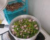 Foto langkah ke 2 dari resep Sambal Bawang Cabai Ijo Extra Pedas.