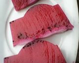 Foto langkah ke 8 dari resep Puding susu buah naga.