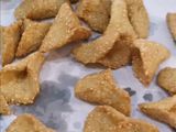 كورنيه السمسم باللبنة
