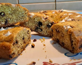 Foto del paso 5 de la receta: Budín húmedo de coco y chips de chocolate
