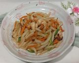 Foto langkah ke 3 dari resep Chao An Cam Fen(stir-fried rice pin noodle).