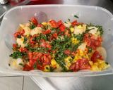Une image de l'étape 9 de Noix de Saint Jacques aux tomates, ananas et coriandre.