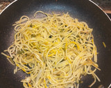 Foto del paso 4 de la receta: Espaguetis fritos al ajillo
