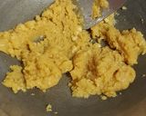 A picture of step 4 of Moong dal halwa.