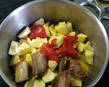 Foto del paso 3 de la receta: Patatas con costilla adobada