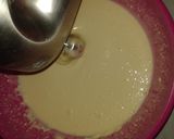 Foto langkah ke 3 dari resep Ombre mille crepes.