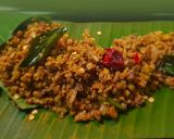 A picture of step 7 of Vaazhakoombu cherupayar thoran (banana blossom with lentil).