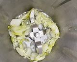 Foto del paso 1 de la receta: Crema de calabacín (robot de cocina)