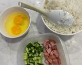 Hình bước làm 1 của món Cơm chiên trứng xúc xích