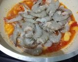 Foto langkah ke 4 dari resep Udang nanas kuah asam manis.