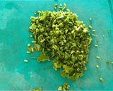 Foto del paso 1 de la receta: Arroz con tallitos de perejil