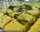 A picture of step 7 of Khaman dhokla(sweet version).
