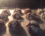 Foto langkah ke 4 dari resep Red Velvet Crinkle Cookies.