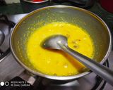 A picture of step 2 of Pista Kesar Halwa.