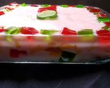 A picture of step 11 of Fruit trifle.