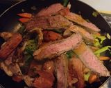 Foto del paso 2 de la receta: Salteado de verduras, carne, pollo y longanizas 😋