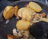 Foto langkah ke 3 dari resep Perkedel kentang ala mom ans.