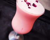 A picture of step 7 of Rose shake.